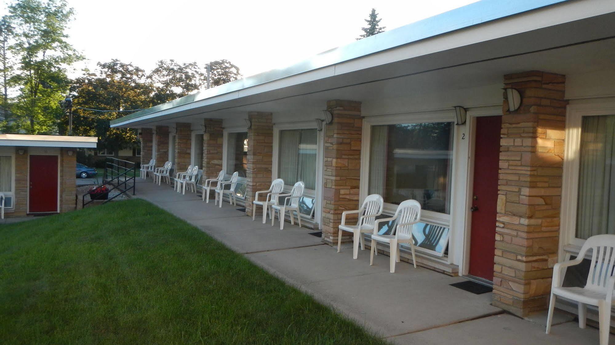 Indian Trail Motel Wisconsin Dells Exterior foto