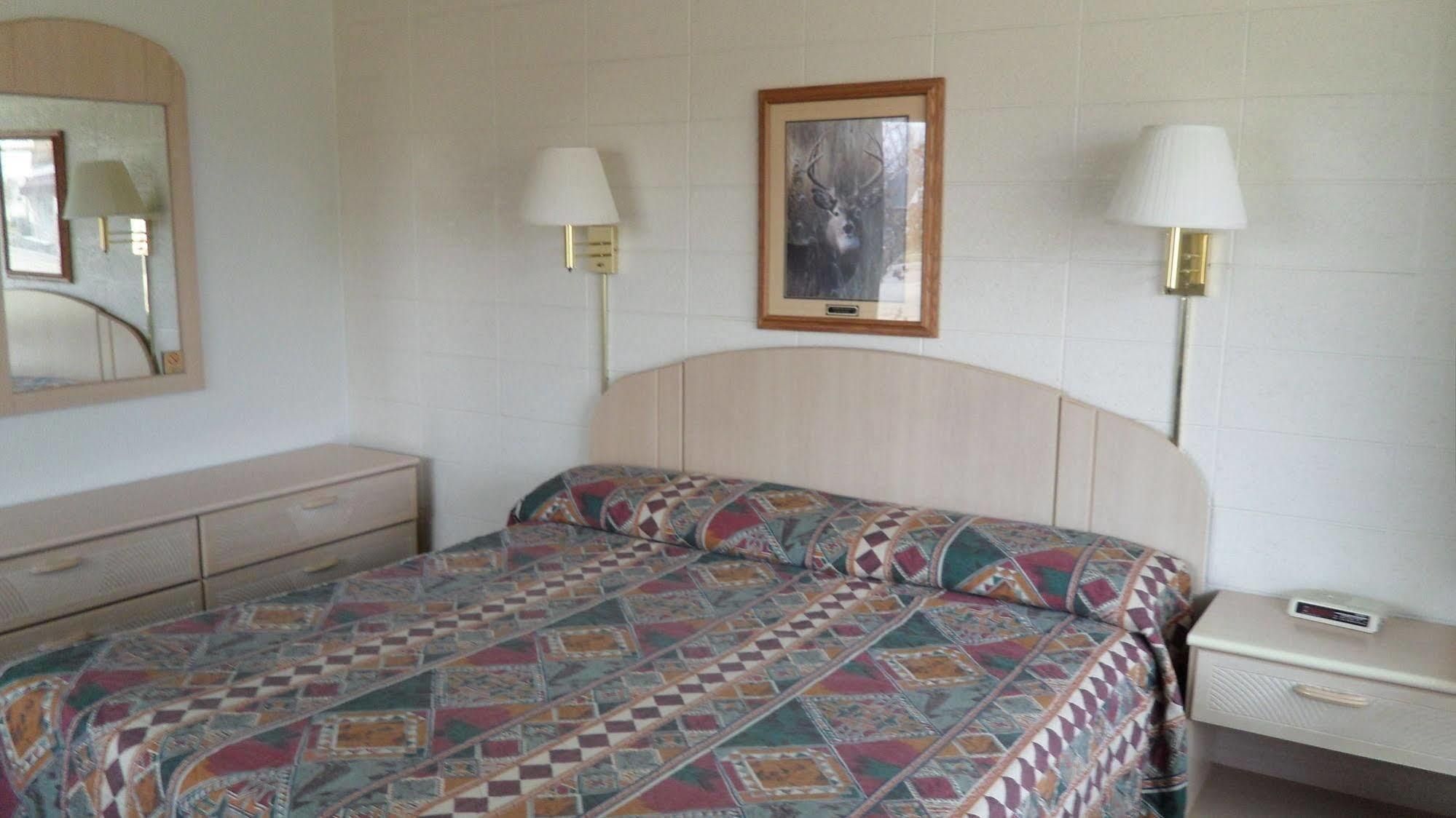 Indian Trail Motel Wisconsin Dells Exterior foto